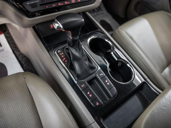Kia Carnival III с пробегом 2018 года, цена 2 700 000 рублей, 121714 км, минивэн, Автокод Объявления