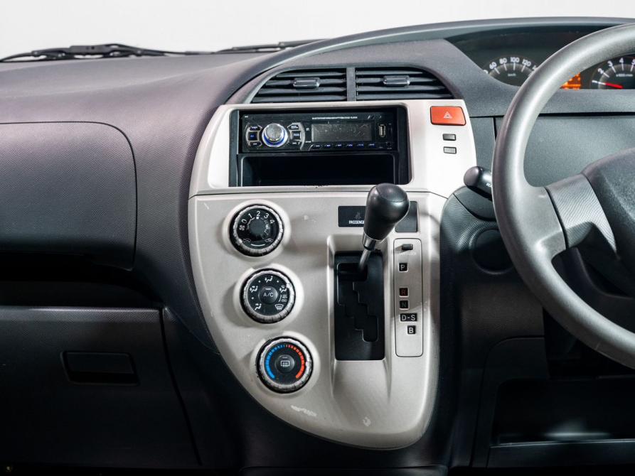Toyota Ractis I Чита  - изображение 10