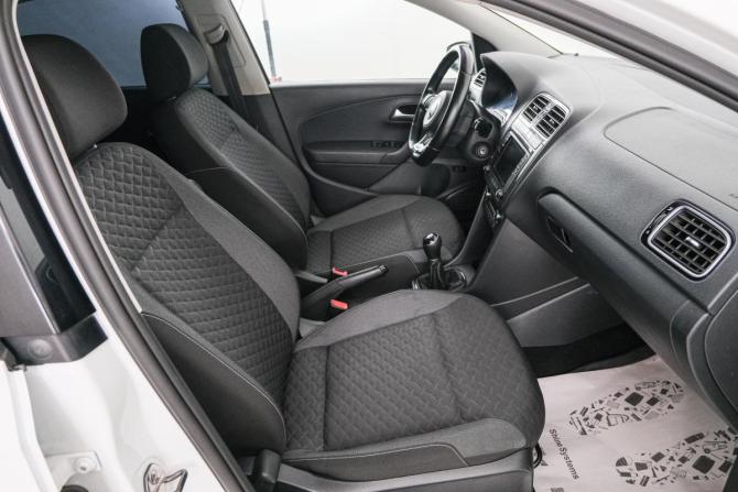 Volkswagen Polo V Рестайлинг с пробегом 2018 года, цена 969 000 рублей, 164500 км, седан, Автокод Объявления