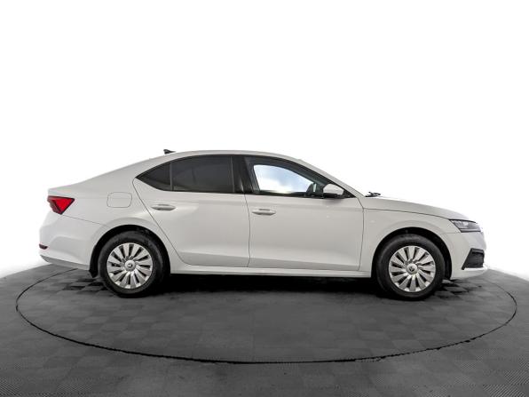 Skoda Octavia IV (A8) с пробегом 2021 года, цена 1 990 000 рублей, 116784 км, лифтбек, Автокод Объявления