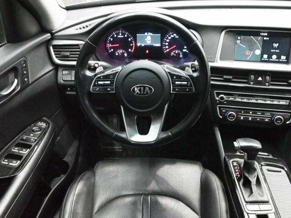 Kia Optima IV Рестайлинг с пробегом 2018 года, цена 2 340 000 рублей, 111243 км, седан, Автокод Объявления