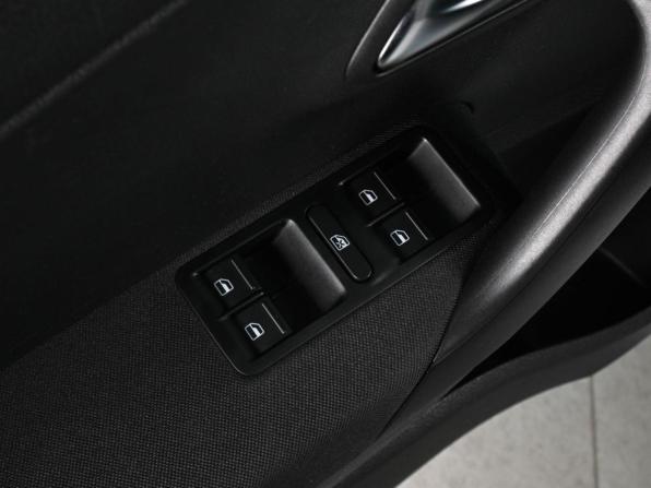 Volkswagen Polo V Рестайлинг с пробегом 2020 года, цена 1 449 040 рублей, 87684 км, седан, Автокод Объявления