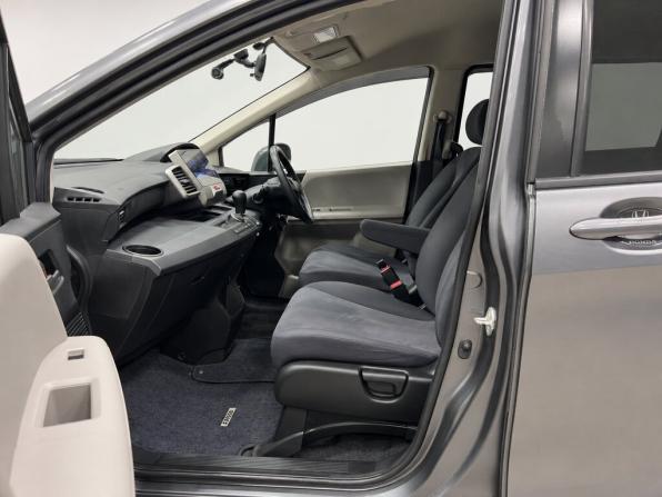 Honda Freed I с пробегом 2009 года, цена 1 000 000 рублей, 109000 км, компактвэн, Автокод Объявления