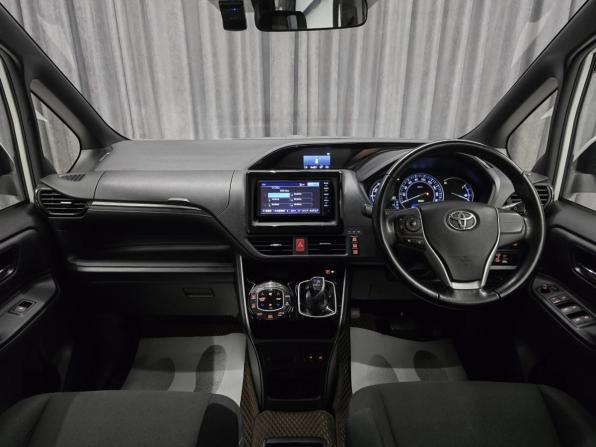 Toyota Esquire I с пробегом 2015 года, цена 1 849 000 рублей, 157000 км, минивэн, Автокод Объявления