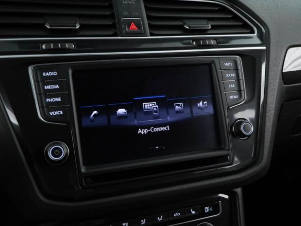Volkswagen Tiguan II с пробегом 2017 года, цена 2 532 055 рублей, 105510 км, внедорожник, Автокод Объявления
