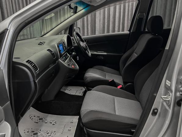 Toyota Wish I с пробегом 2003 года, цена 700 000 рублей, 220000 км, минивэн, Автокод Объявления