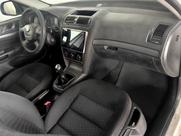 Skoda Octavia II (A5) Рестайлинг с пробегом 2013 года, цена 370 000 рублей, 541200 км, лифтбек, Автокод Объявления