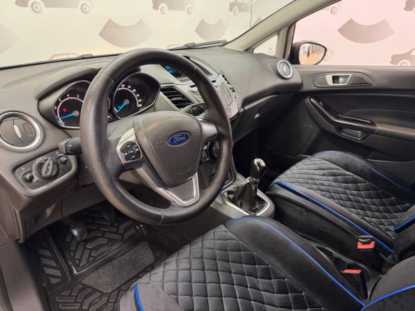 Ford Fiesta Mk6 Рестайлинг с пробегом 2015 года, цена 680 000 рублей, 150290 км, седан, Автокод Объявления