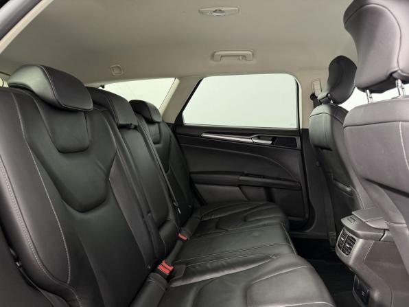 Ford Mondeo V с пробегом 2018 года, цена 1 615 000 рублей, 93849 км, универсал, Автокод Объявления