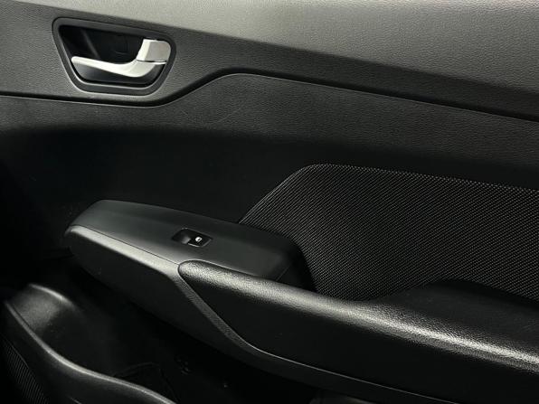 Hyundai Solaris II с пробегом 2019 года, цена 1 500 000 рублей, 147000 км, седан, Автокод Объявления