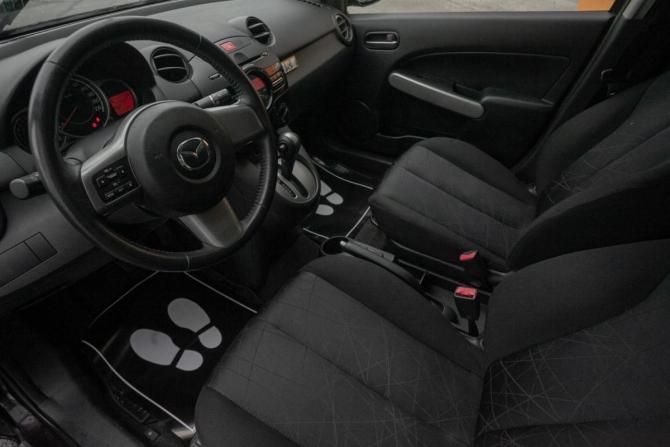 Mazda 2 II Рестайлинг (DE2) с пробегом 2011 года, цена 935 000 рублей, 56000 км, хэтчбек, Автокод Объявления