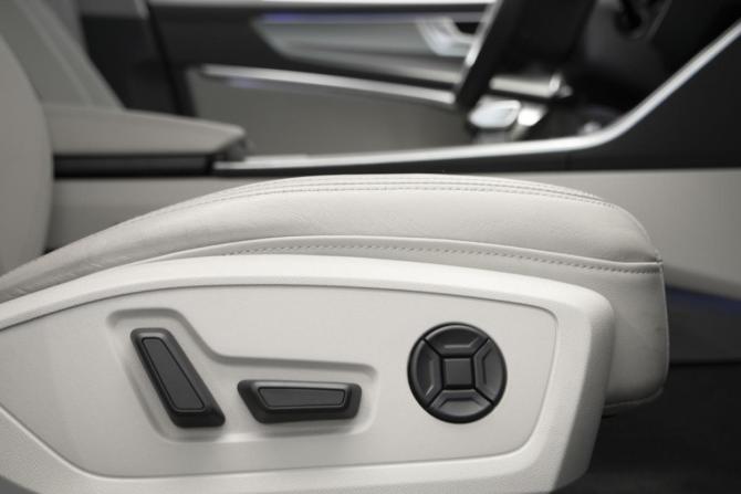 Audi A6 V (C8) с пробегом 2021 года, цена 4 450 000 рублей, 62800 км, седан, Автокод Объявления