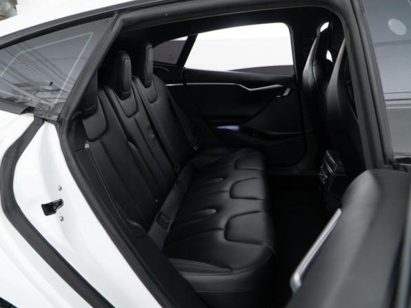 Tesla Model S I Рестайлинг с пробегом 2017 года, цена 2 951 444 рубля, 62860 км, лифтбек, Автокод Объявления