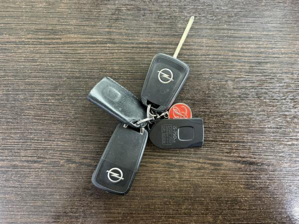 Opel Astra J Рестайлинг с пробегом 2014 года, цена 899 000 рублей, 81250 км, хэтчбек, Автокод Объявления
