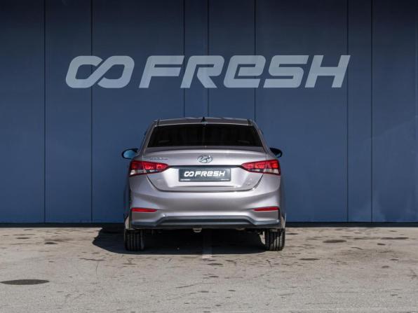 Hyundai Solaris II с пробегом 2018 года, цена 1 350 000 рублей, 161719 км, седан, Автокод Объявления