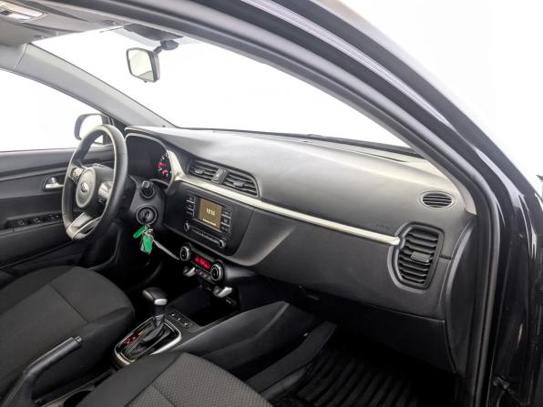 Kia Rio IV Рестайлинг с пробегом 2020 года, цена 1 700 000 рублей, 31915 км, седан, Автокод Объявления