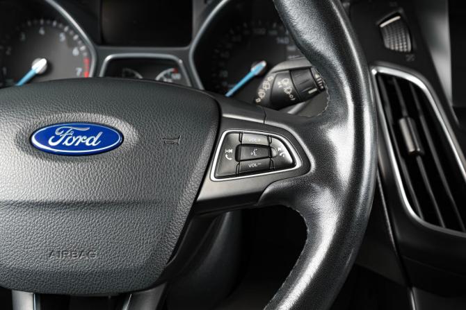 Ford Focus III Рестайлинг с пробегом 2018 года, цена 1 829 000 рублей, 70800 км, хэтчбек, Автокод Объявления
