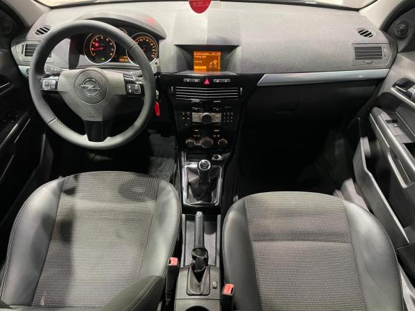 Opel Astra H Рестайлинг с пробегом 2011 года, цена 540 000 рублей, 269164 км, седан, Автокод Объявления