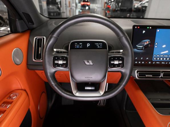 Li Auto (Lixiang) L9 I с пробегом 2023 года, цена 6 890 000 рублей, 39583 км, внедорожник, Автокод Объявления