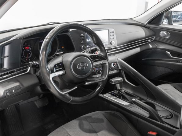Hyundai Elantra VII (CN7) с пробегом 2022 года, цена 2 035 000 рублей, 70949 км, седан, Автокод Объявления