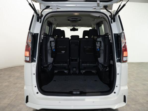 Nissan Serena V (C27) с пробегом 2018 года, цена 2 100 000 рублей, 76600 км, минивэн, Автокод Объявления