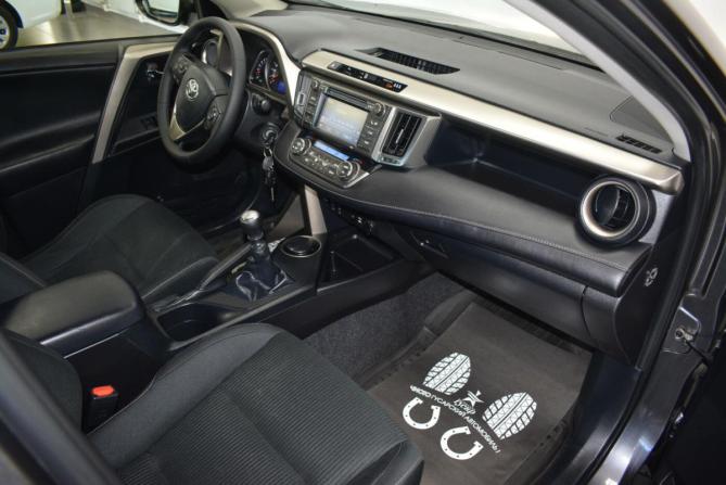 Toyota RAV4 IV (XA40) с пробегом 2014 года, цена 2 099 000 рублей, 205000 км, внедорожник, Автокод Объявления