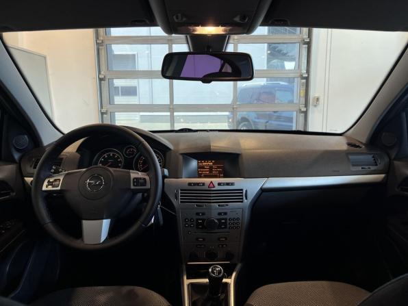 Opel Astra H Рестайлинг с пробегом 2012 года, цена 510 000 рублей, 243716 км, седан, Автокод Объявления