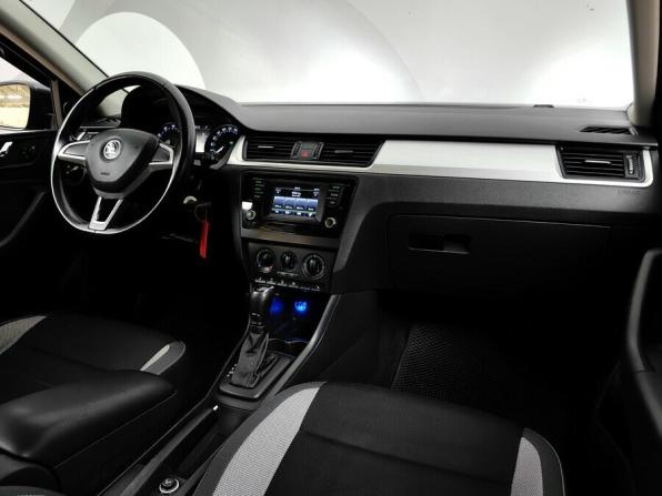 Skoda Rapid I с пробегом 2016 года, цена 799 000 рублей, 240300 км, лифтбек, Автокод Объявления