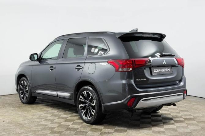 Mitsubishi Outlander III Рестайлинг 3 с пробегом 2021 года, цена 2 425 200 рублей, 153950 км, внедорожник, Автокод Объявления