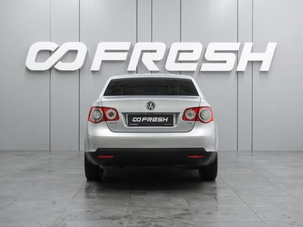 Volkswagen Jetta V с пробегом 2009 года, цена 699 000 рублей, 242815 км, седан, Автокод Объявления