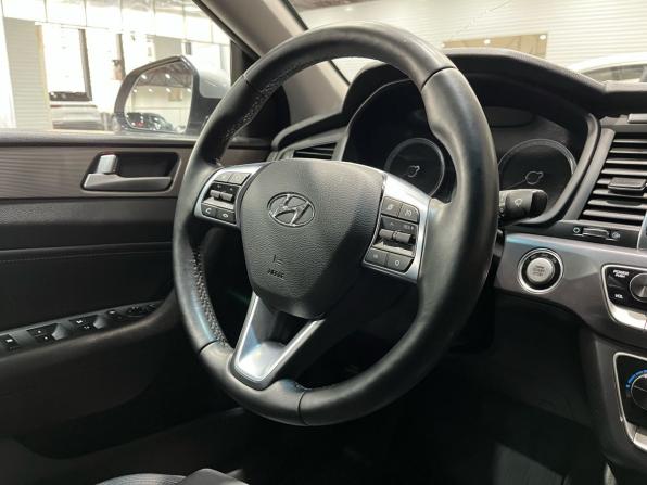 Hyundai Sonata VII (LF) Рестайлинг с пробегом 2017 года, цена 1 519 000 рублей, 102850 км, седан, Автокод Объявления