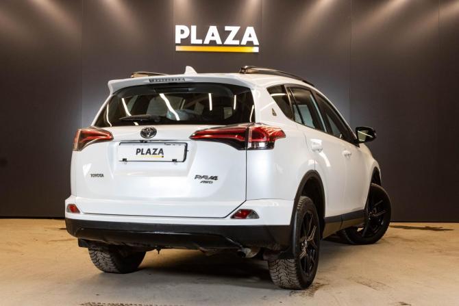Toyota RAV4 IV (XA40) Рестайлинг с пробегом 2018 года, цена 2 100 000 рублей, 182689 км, внедорожник, Автокод Объявления