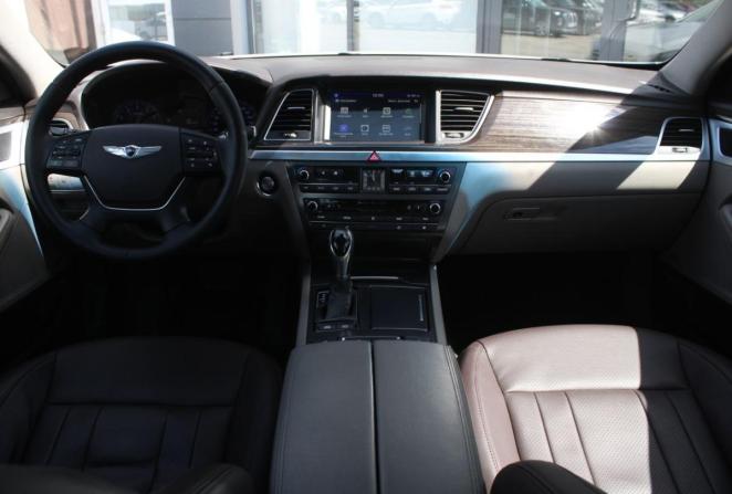 Hyundai Genesis II с пробегом 2015 года, цена 1 950 000 рублей, 183883 км, седан, Автокод Объявления
