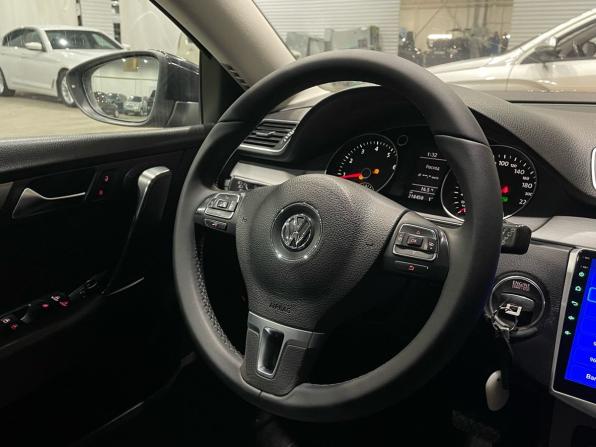 Volkswagen Passat B7 с пробегом 2011 года, цена 1 030 000 рублей, 218448 км, универсал, Автокод Объявления
