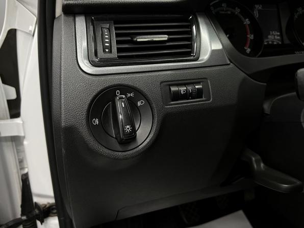 Skoda Rapid I Рестайлинг с пробегом 2018 года, цена 1 045 000 рублей, 195016 км, лифтбек, Автокод Объявления