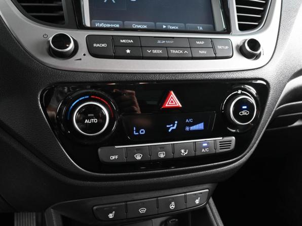 Hyundai Solaris II с пробегом 2017 года, цена 1 519 000 рублей, 122348 км, седан, Автокод Объявления