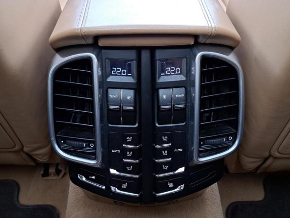 Porsche Cayenne II (958) с пробегом 2011 года, цена 1 990 000 рублей, 262000 км, внедорожник, Автокод Объявления