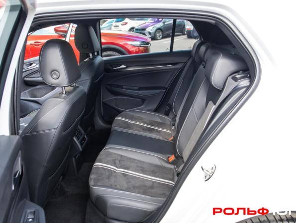 Volkswagen Golf VIII с пробегом 2022 года, цена 2 488 000 рублей, 52523 км, хэтчбек, Автокод Объявления