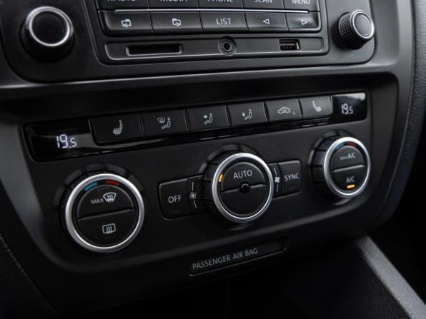 Volkswagen Jetta VI с пробегом 2014 года, цена 812 200 рублей, 171861 км, седан, Автокод Объявления