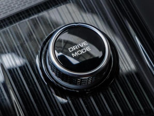 Geely Monjaro I с пробегом 2023 года, цена 3 177 500 рублей, 52274 км, внедорожник, Автокод Объявления