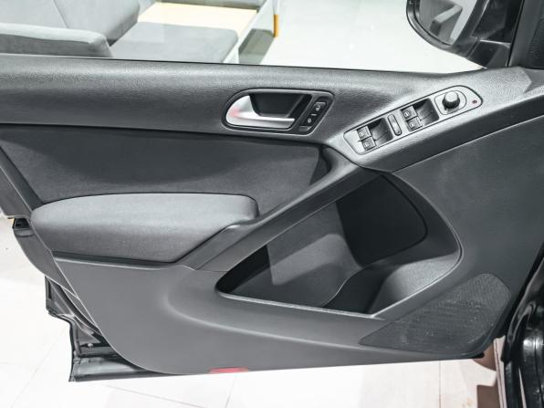 Volkswagen Tiguan I Рестайлинг с пробегом 2012 года, цена 1 130 662 рубля, 178471 км, внедорожник, Автокод Объявления