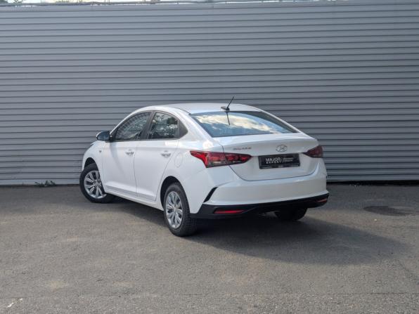 Hyundai Solaris II Рестайлинг с пробегом 2022 года, цена 1 635 000 рублей, 87845 км, седан, Автокод Объявления