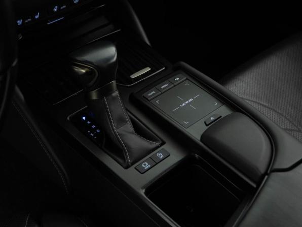 Lexus ES VII с пробегом 2020 года, цена 4 349 999 рублей, 68730 км, седан, Автокод Объявления