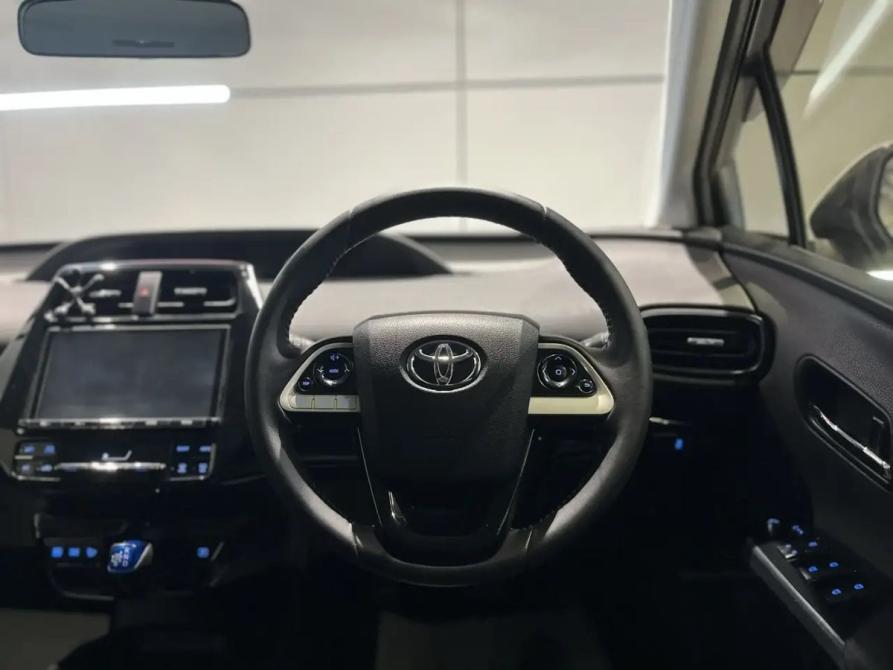Toyota Prius IV (XW50) Новосибирск  - изображение 16