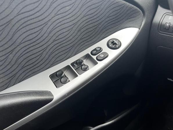 Hyundai Solaris I с пробегом 2012 года, цена 850 000 рублей, 176520 км, седан, Автокод Объявления
