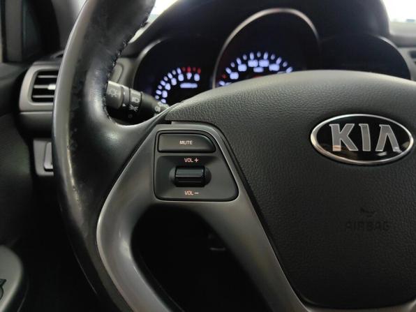 Kia Rio III Рестайлинг с пробегом 2016 года, цена 835 000 рублей, 100350 км, хэтчбек, Автокод Объявления