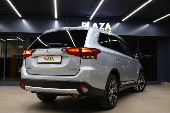 Mitsubishi Outlander III Рестайлинг 2 с пробегом 2015 года, цена 1 599 000 рублей, 163372 км, внедорожник, Автокод Объявления