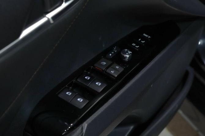 Toyota Camry VIII (XV70) с пробегом 2019 года, цена 3 340 000 рублей, 129281 км, седан, Автокод Объявления