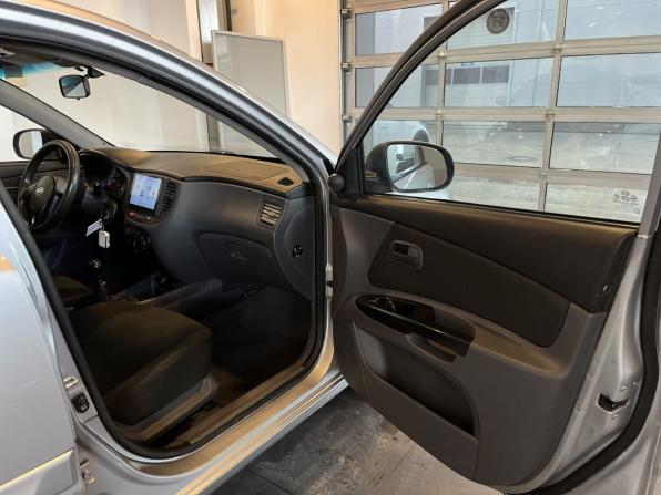 Kia Rio II Рестайлинг с пробегом 2011 года, цена 437 000 рублей, 204273 км, седан, Автокод Объявления