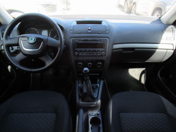 Skoda Octavia II (A5) Рестайлинг с пробегом 2010 года, цена 640 000 рублей, 237153 км, лифтбек, Автокод Объявления